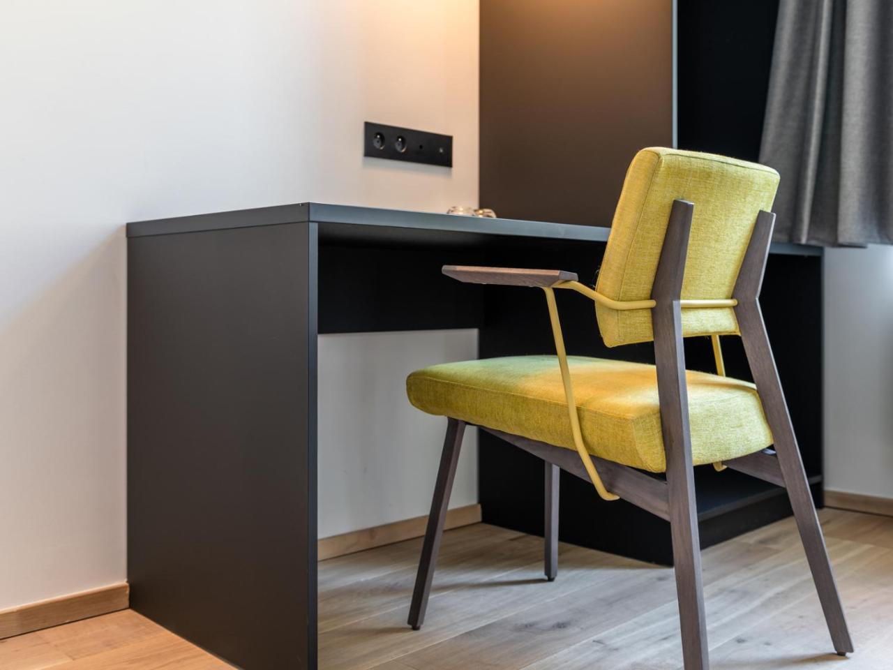 Hotel Kronacker Tienen Bagian luar foto